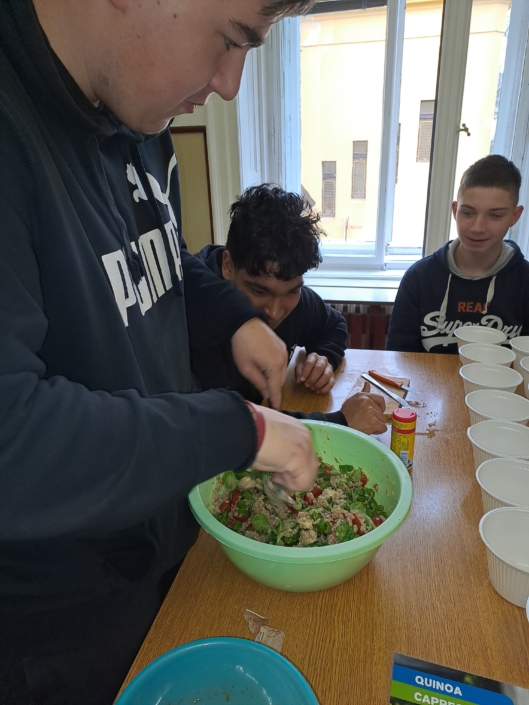 Zdravá 5 – výukový program ve škole – vaření Zdravá 5 – výukový program ve škole – vaření